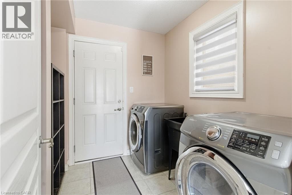 Single Family at 28 SILVERWOOD Avenue, Welland, Ontario - Photo 6 - RE/MAX Garden City Realty