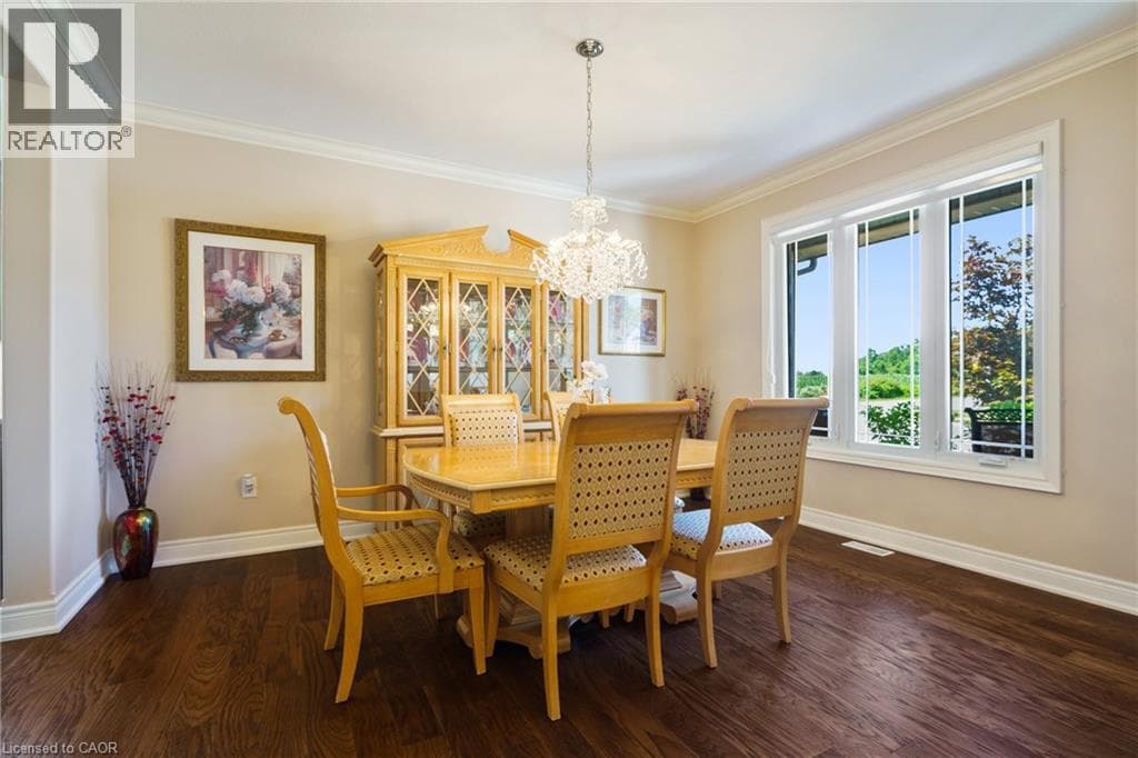 Single Family at 8952 BLACK FOREST Crescent, Niagara Falls, Ontario - Photo 5 - RE/MAX Garden City Realty