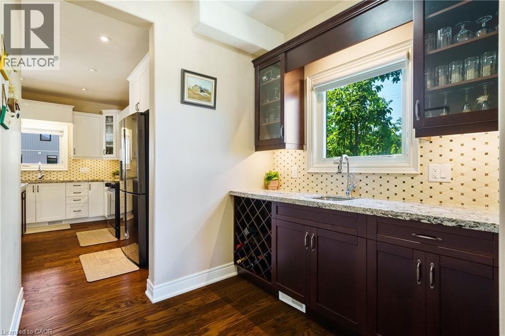 Single Family at 8952 BLACK FOREST Crescent, Niagara Falls, Ontario - Photo 10 - RE/MAX Garden City Realty