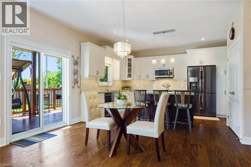 Single Family at 8952 BLACK FOREST Crescent, Niagara Falls, Ontario - Photo 6 - RE/MAX Garden City Realty