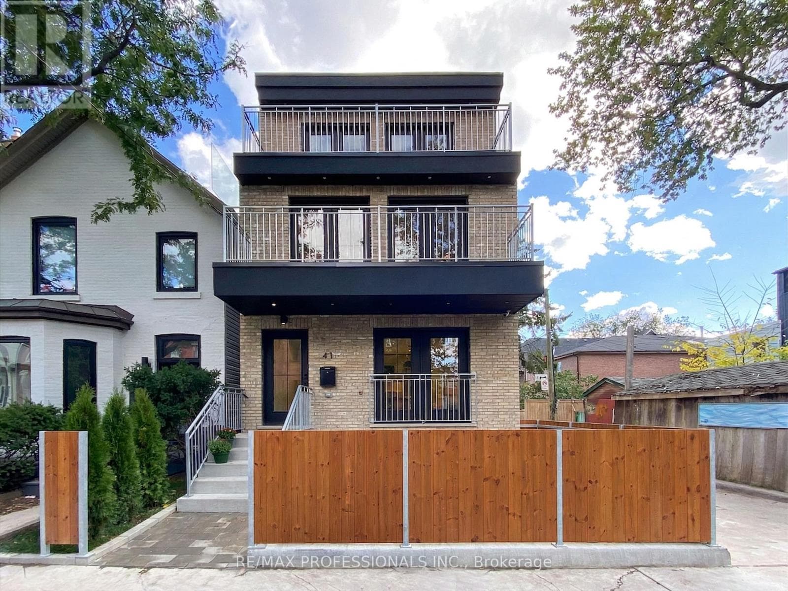 41 Rolyat Street