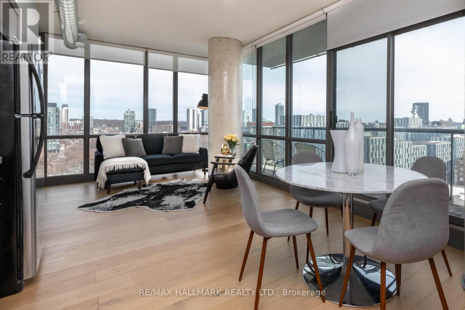 Single Family at 1502- 33 Mill Street, Toronto (Waterfront Communities), Ontario - Photo 4 - RE/MAX Garden City Realty