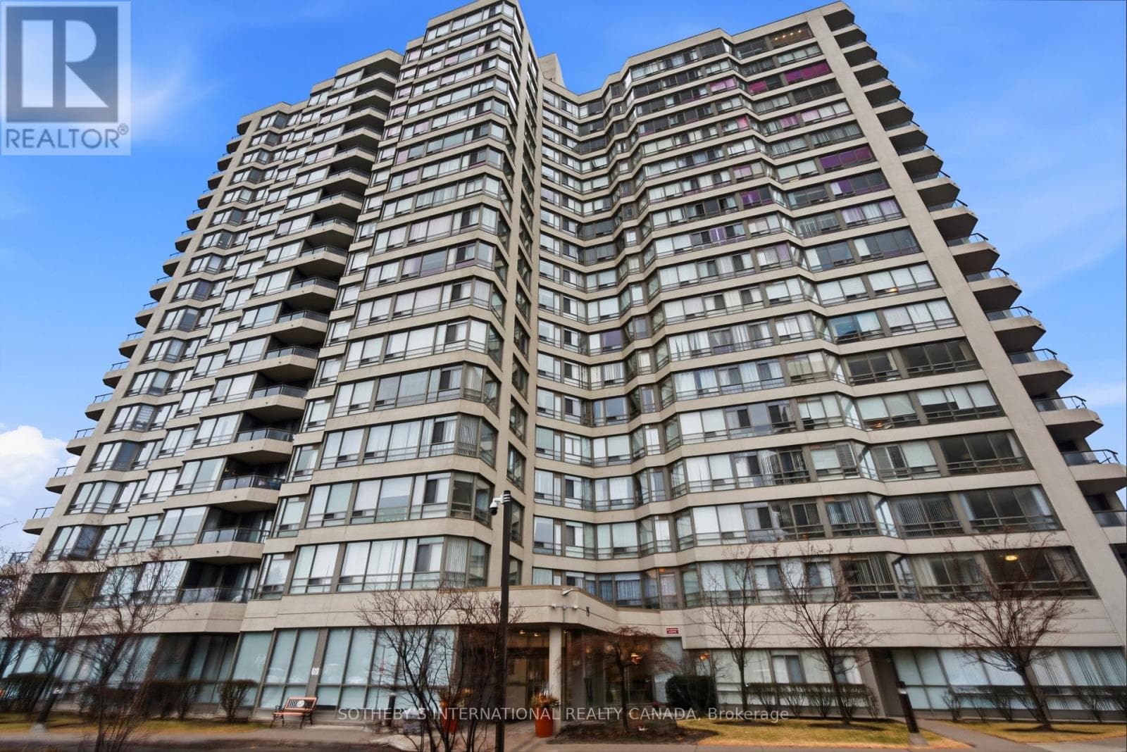 1202- 75 King Street