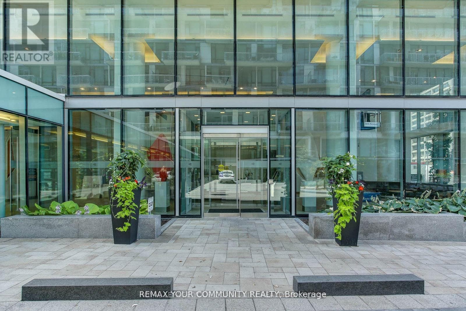 Single Family at 1109- 39 Queens Quay, Toronto (Waterfront Communities), Ontario - Photo 4 - RE/MAX Garden City Realty