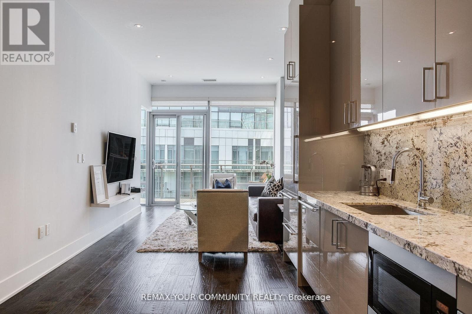 Single Family at 1109- 39 Queens Quay, Toronto (Waterfront Communities), Ontario - Photo 9 - RE/MAX Garden City Realty