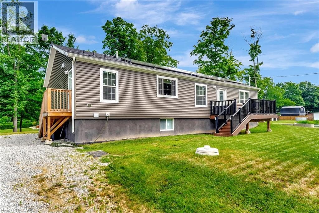 4881 MAPLEVIEW Crescent