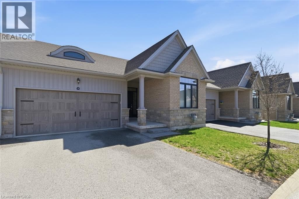 Single Family at 18 BORDEN Trail, Welland, Ontario - Photo 4 - RE/MAX Garden City Realty