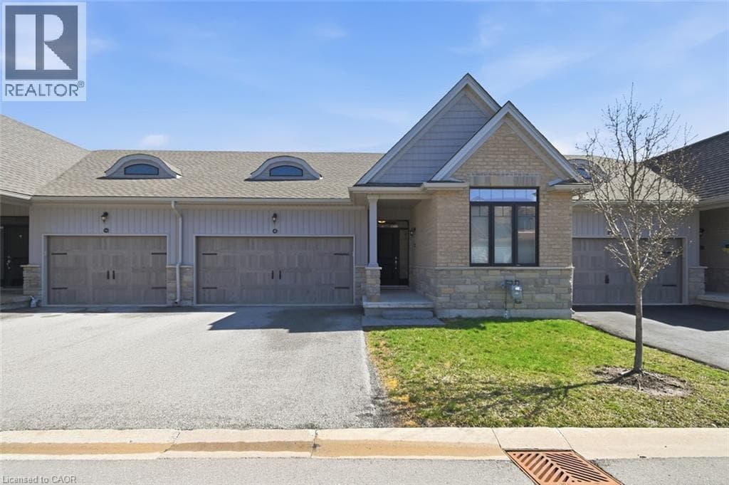 Single Family at 18 BORDEN Trail, Welland, Ontario - Photo 3 - RE/MAX Garden City Realty