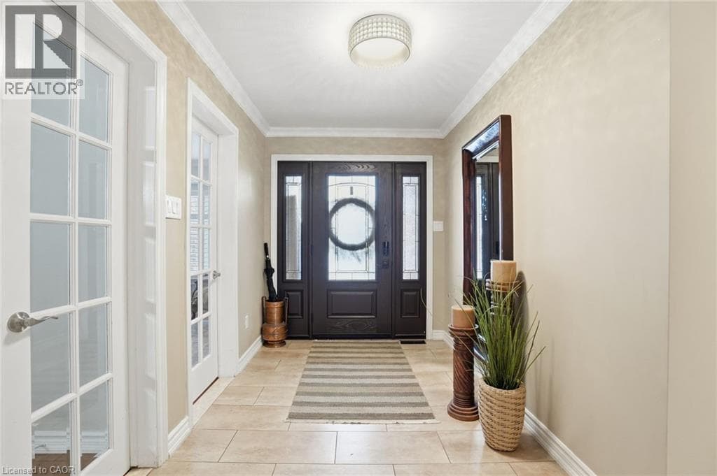 Single Family at 9 STONE GATE Drive, Grimsby, Ontario - Photo 4 - RE/MAX Garden City Realty