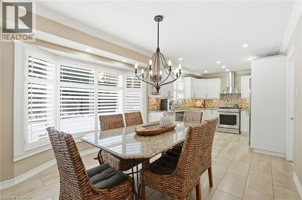 Single Family at 9 STONE GATE Drive, Grimsby, Ontario - Photo 10 - RE/MAX Garden City Realty