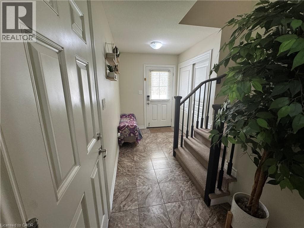 Single Family at 7905 OLDFIELD Road, Niagara Falls, Ontario - Photo 2 - RE/MAX Garden City Realty