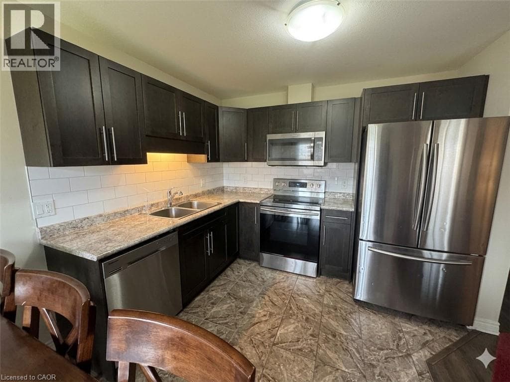 Single Family at 7905 OLDFIELD Road, Niagara Falls, Ontario - Photo 4 - RE/MAX Garden City Realty