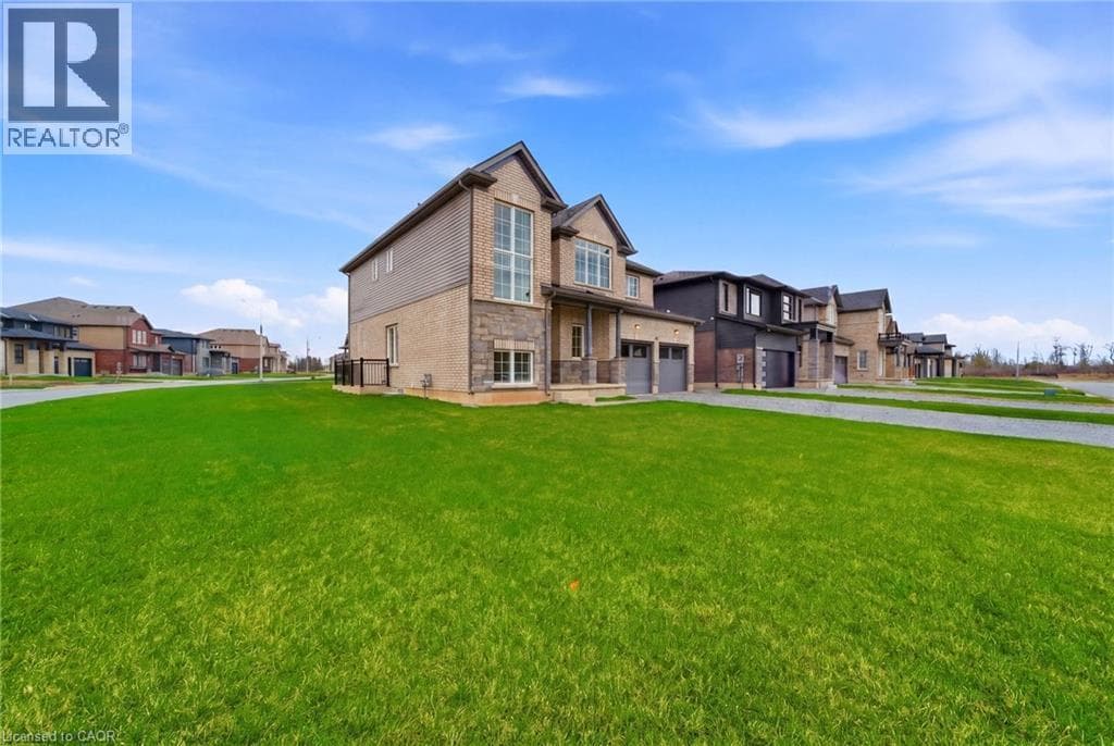 Single Family at 778 BRADFORD Avenue, Fort Erie, Ontario - Photo 4 - RE/MAX Garden City Realty