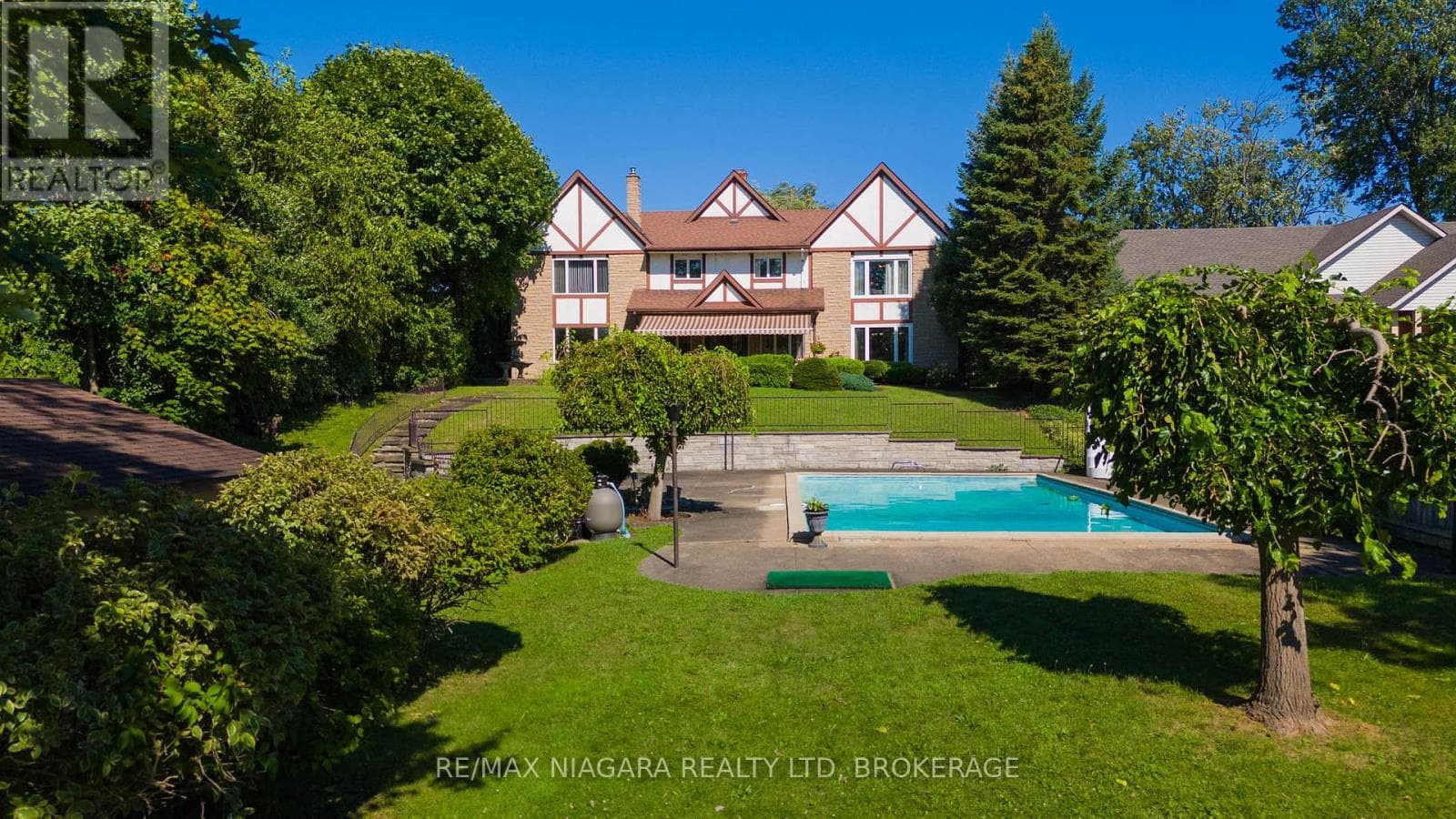 140 LAKESHORE Road