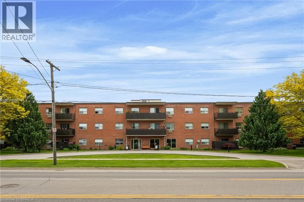 Single Family at 323- 485 THOROLD Road, Welland, Ontario - Photo 4 - RE/MAX Garden City Realty