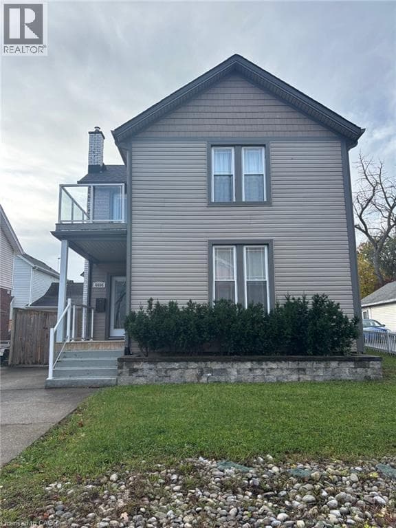 Single Family at 4404 MORRISON Street, Niagara Falls, Ontario - Photo 2 - RE/MAX Garden City Realty
