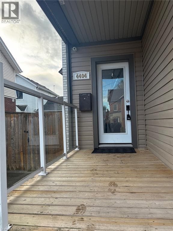 Single Family at 4404 MORRISON Street, Niagara Falls, Ontario - Photo 3 - RE/MAX Garden City Realty