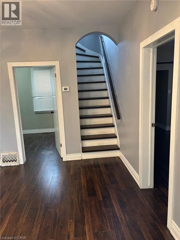 Single Family at 4404 MORRISON Street, Niagara Falls, Ontario - Photo 5 - RE/MAX Garden City Realty