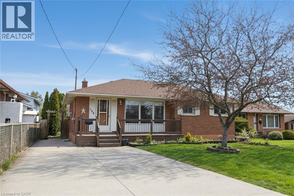 Single Family at 158 RYKERT Street, St. Catharines, Ontario - Photo 2 - RE/MAX Garden City Realty