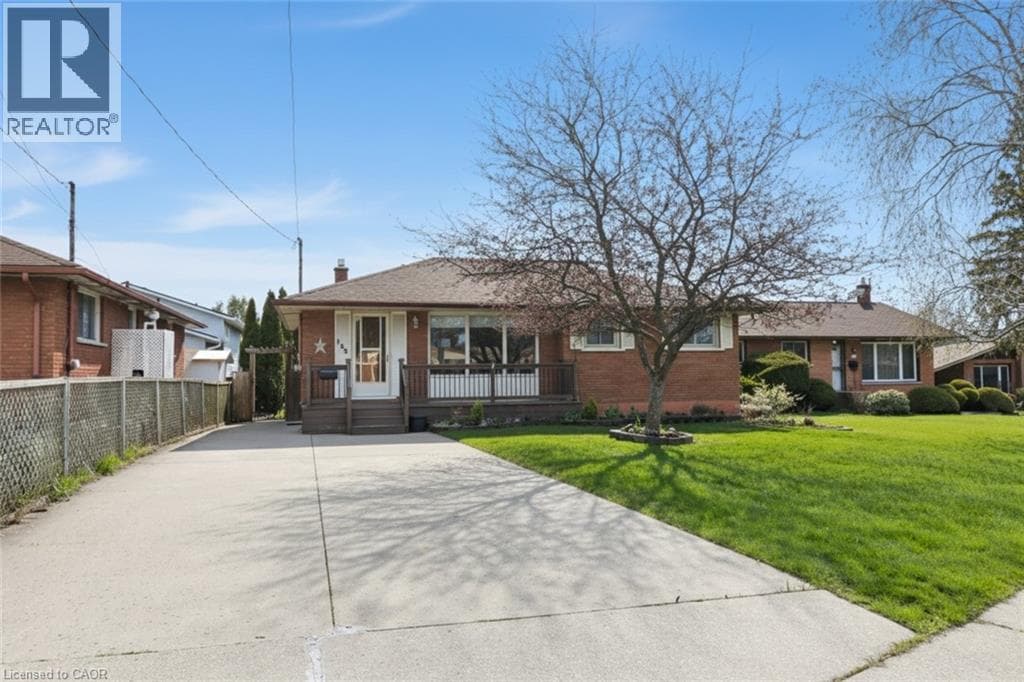 Single Family at 158 RYKERT Street, St. Catharines, Ontario - Photo 3 - RE/MAX Garden City Realty