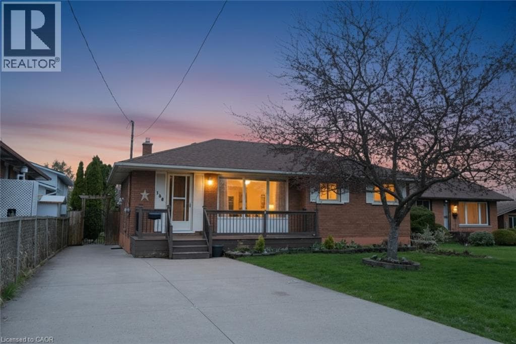 Single Family at 158 RYKERT Street, St. Catharines, Ontario - Photo 5 - RE/MAX Garden City Realty