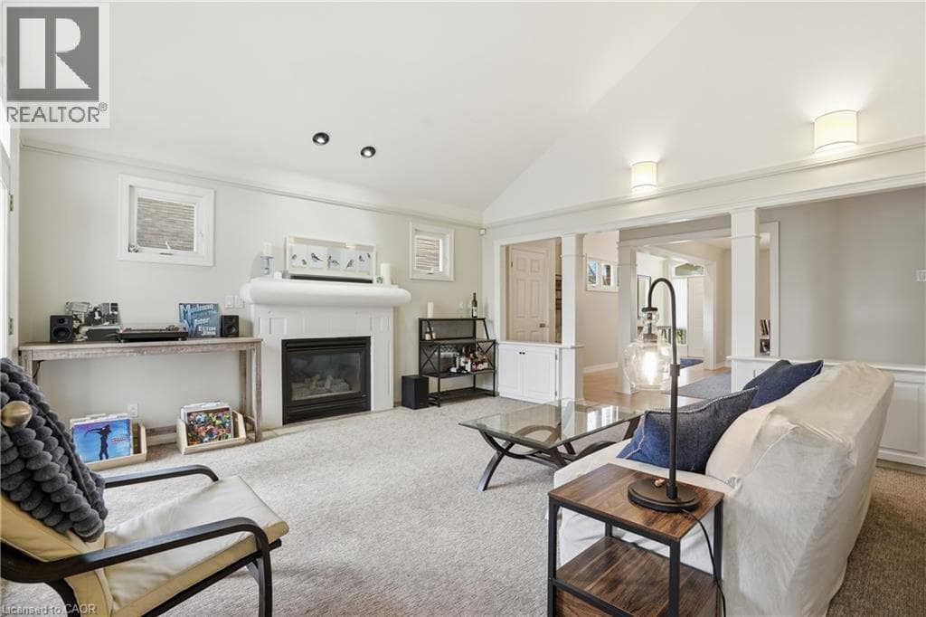 Single Family at 20 TIMBER Lane, St. Catharines, Ontario - Photo 6 - RE/MAX Garden City Realty