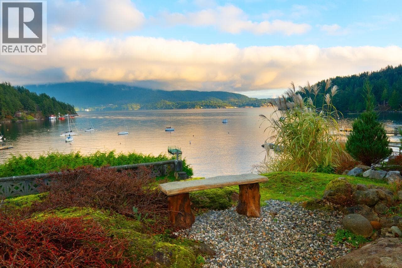 Single Family at 433 SENATOR Place, Bowen Island, British Columbia - Photo 10 - RE/MAX Garden City Realty