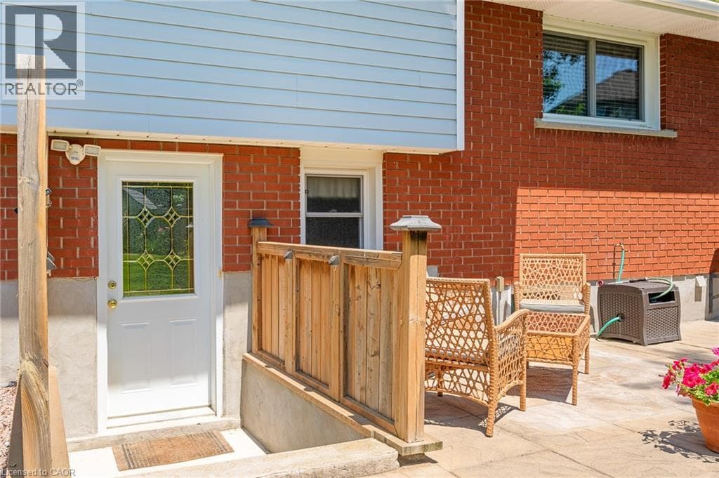 Single Family at 54 VALLEY Road, St. Catharines, Ontario - Photo 6 - RE/MAX Garden City Realty