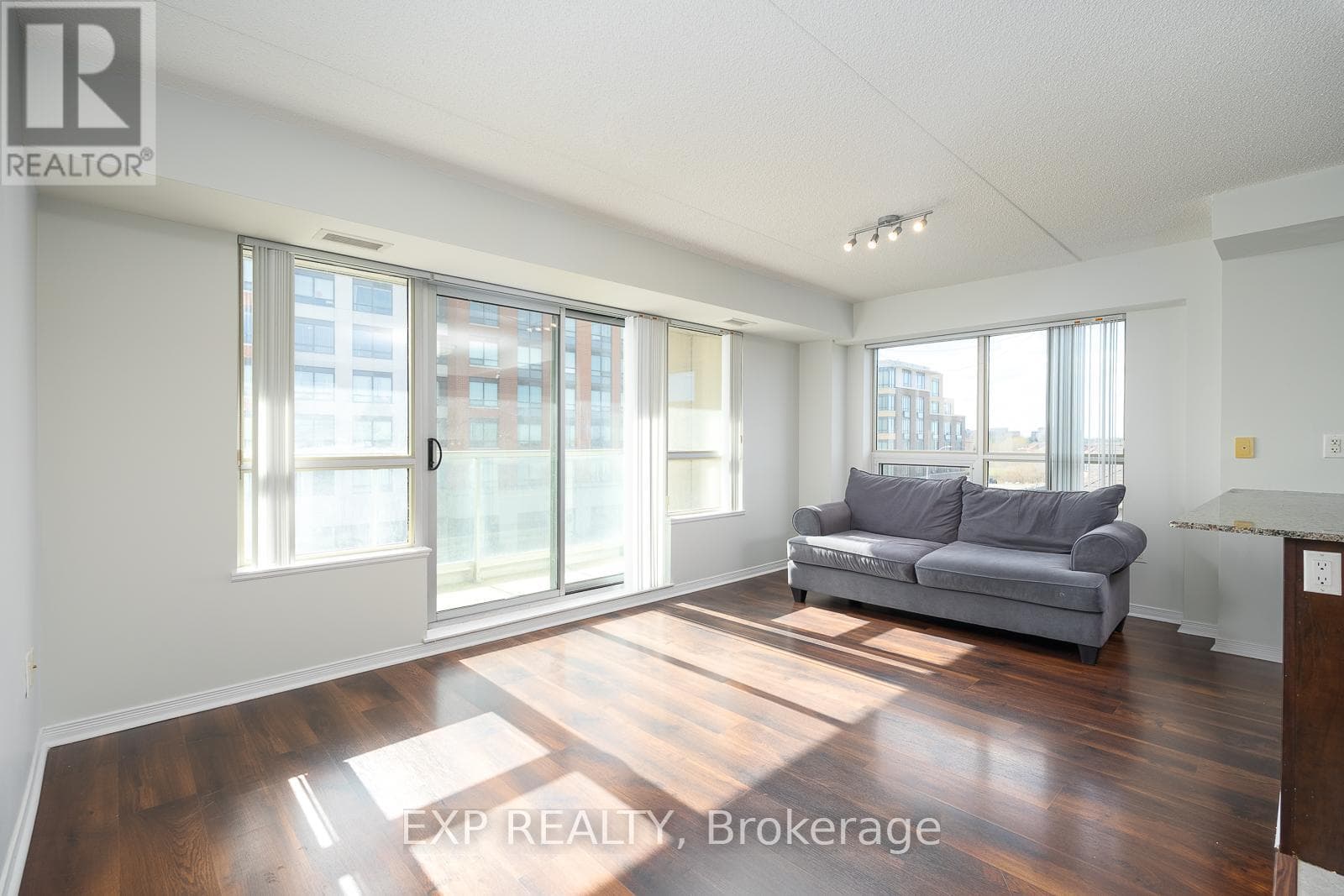 Single Family at 519- 4600 Steeles Avenue, Markham (Milliken Mills East), Ontario - Photo 10 - RE/MAX Garden City Realty