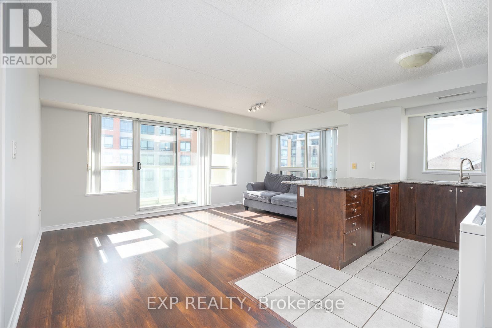 Single Family at 519- 4600 Steeles Avenue, Markham (Milliken Mills East), Ontario - Photo 9 - RE/MAX Garden City Realty