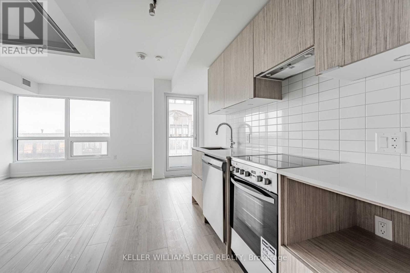 1307- 395 Bloor Street