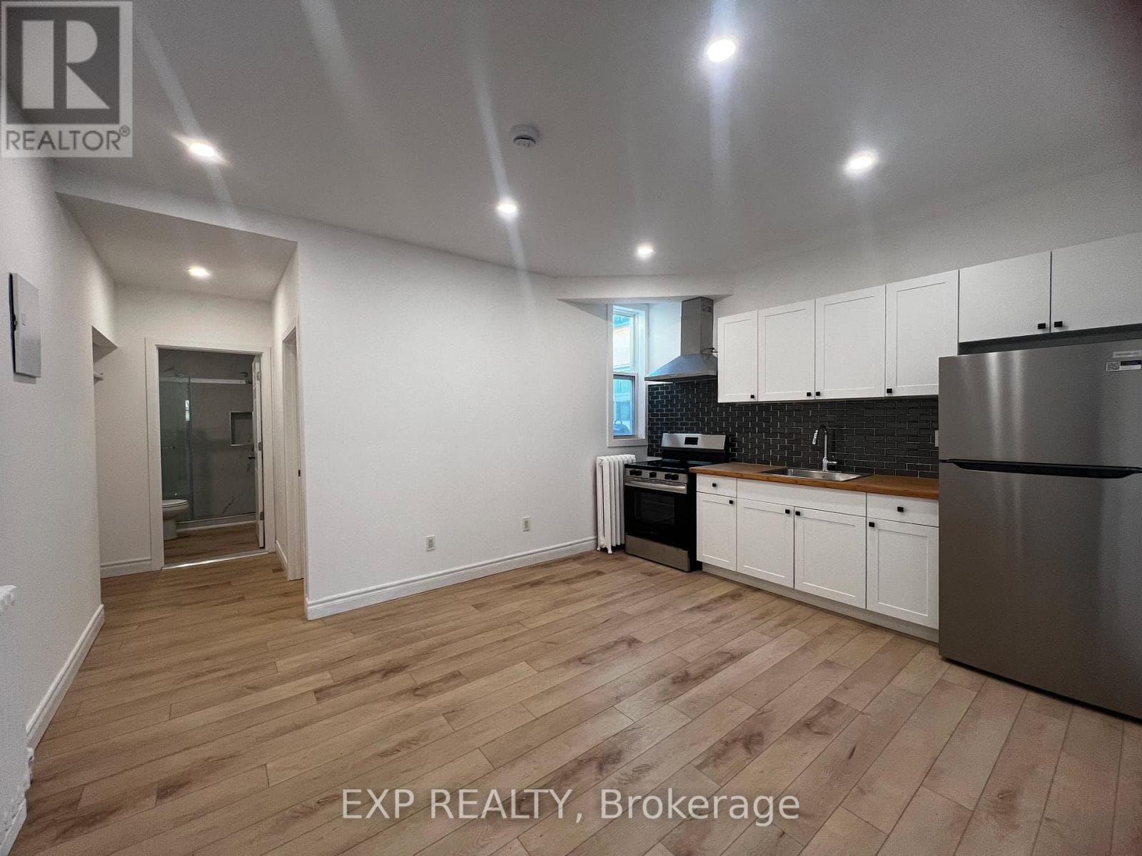102- 804A St Clair Avenue