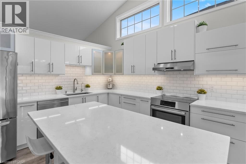 Single Family at 7032 KELLY Drive, Niagara Falls, Ontario - Photo 8 - RE/MAX Garden City Realty
