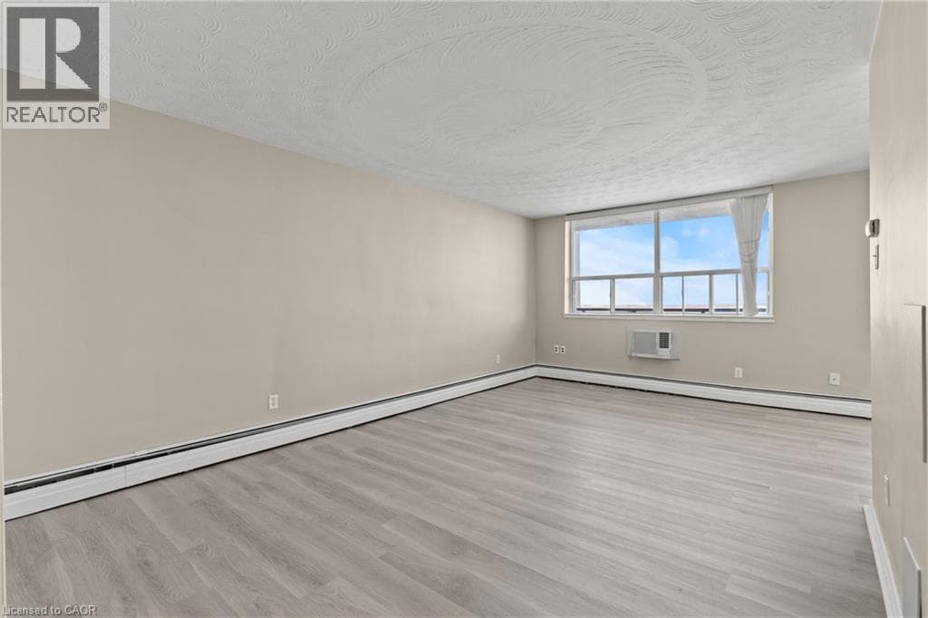 Single Family at 1004- 359 GENEVA Street, St. Catharines, Ontario - Photo 10 - RE/MAX Garden City Realty