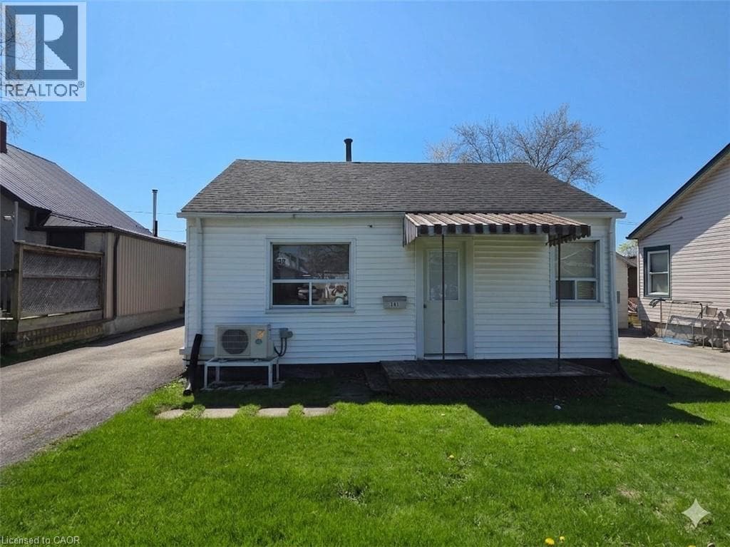 Single Family at 341 CORVETTE Street, Welland, Ontario - Photo 2 - RE/MAX Garden City Realty