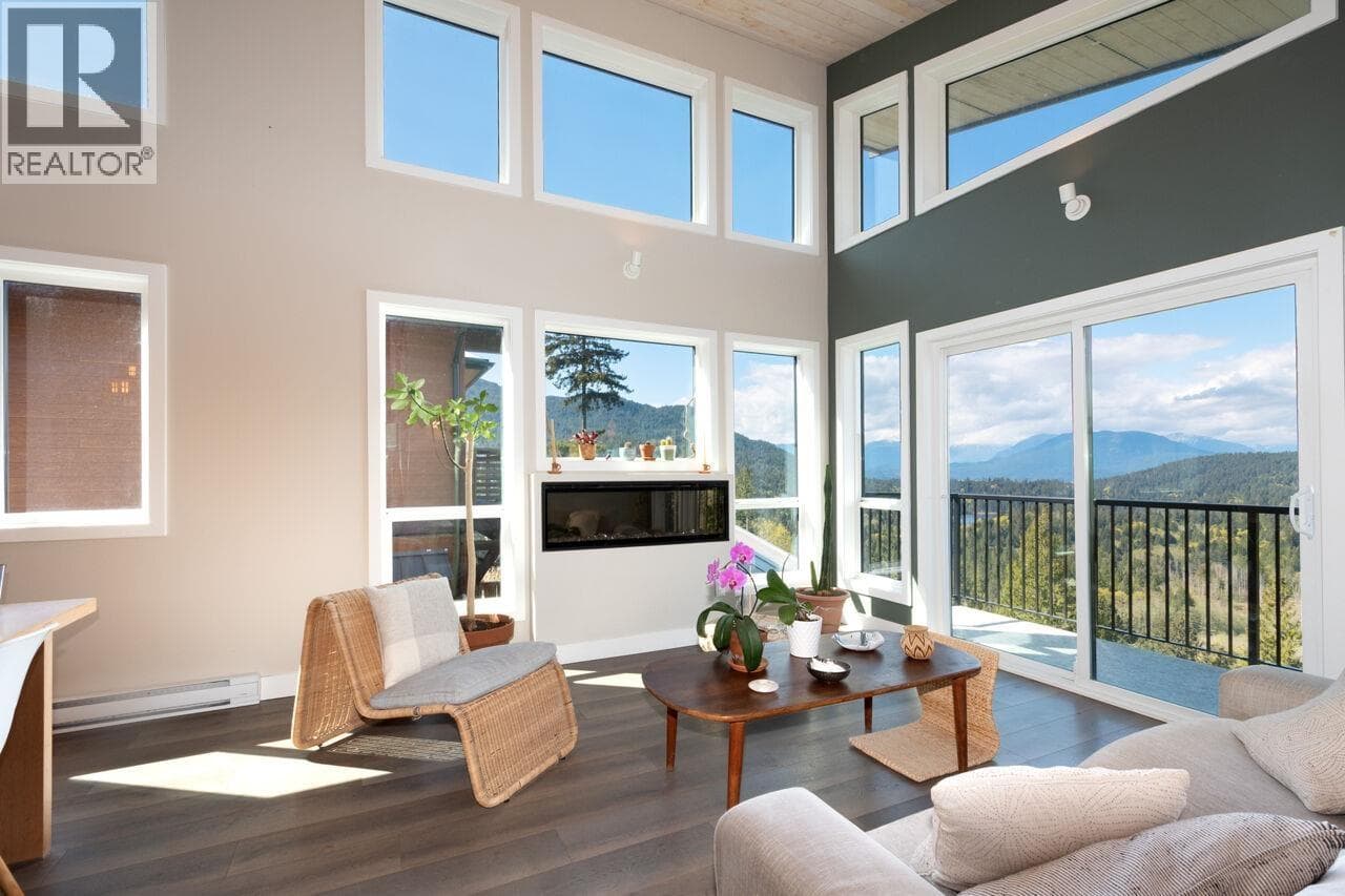 Single Family at 897 RIVENDELL Drive, Bowen Island, British Columbia - Photo 4 - RE/MAX Garden City Realty