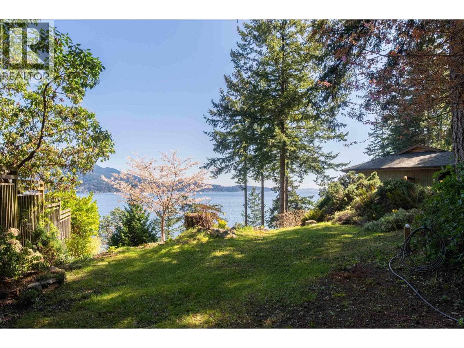 Single Family at 673 CLIFF Road, Bowen Island, British Columbia - Photo 7 - RE/MAX Garden City Realty