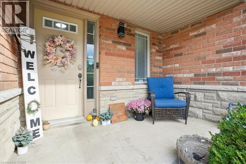 Single Family at 4496 COMFORT Crescent, Lincoln, Ontario - Photo 2 - RE/MAX Garden City Realty
