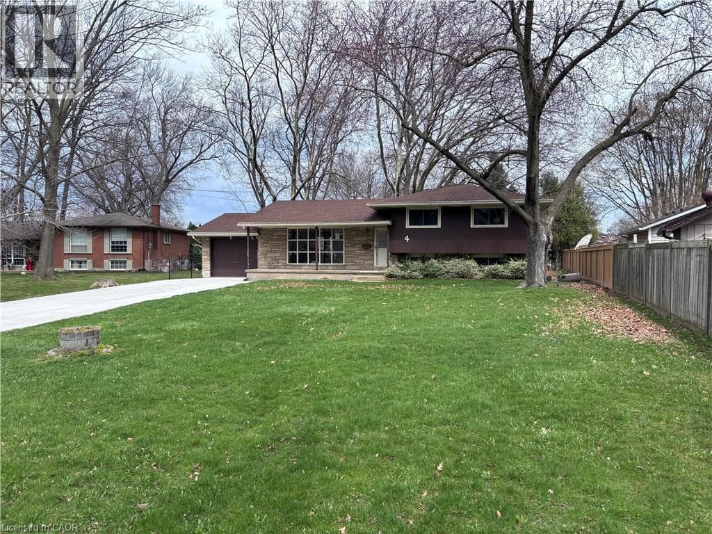 Single Family at 4 BEECHWOOD Court, St. Catharines, Ontario - Photo 3 - RE/MAX Garden City Realty