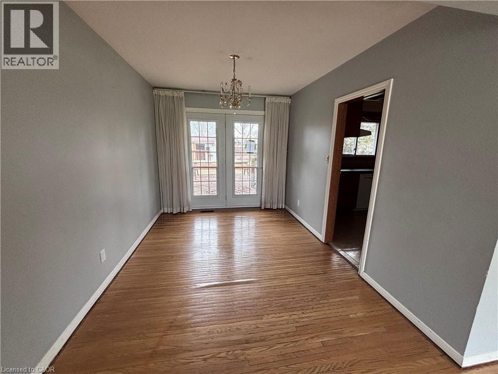 Single Family at 4 BEECHWOOD Court, St. Catharines, Ontario - Photo 7 - RE/MAX Garden City Realty