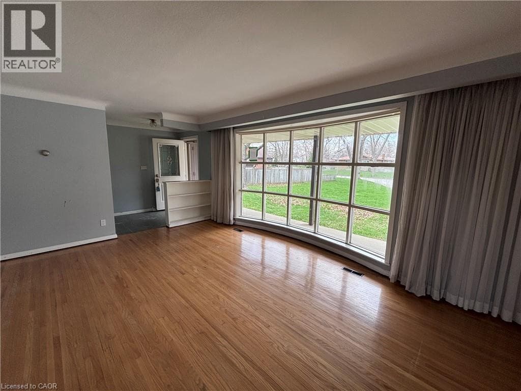 Single Family at 4 BEECHWOOD Court, St. Catharines, Ontario - Photo 8 - RE/MAX Garden City Realty