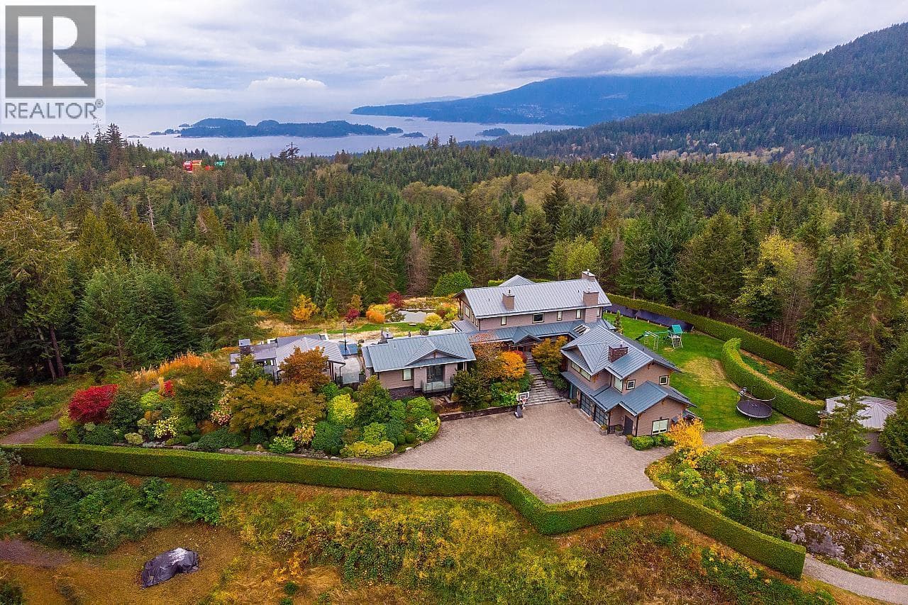 Single Family at 431 JOSEPHINE Drive, Bowen Island, British Columbia - Photo 2 - RE/MAX Garden City Realty