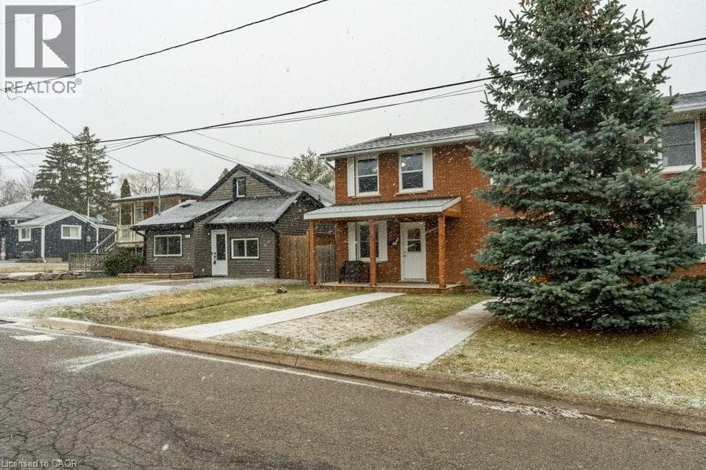 Single Family at 158 DUFFERIN Street, West Lincoln, Ontario - Photo 6 - RE/MAX Garden City Realty