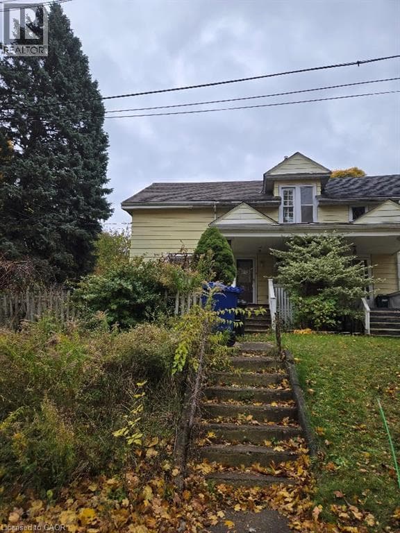 Single Family at 4336 ELGIN Street, Niagara Falls, Ontario - Photo 2 - RE/MAX Garden City Realty