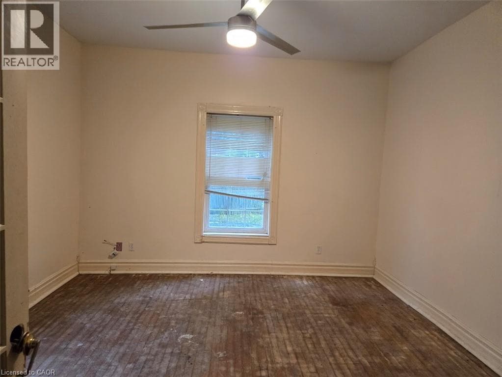 Single Family at 4336 ELGIN Street, Niagara Falls, Ontario - Photo 3 - RE/MAX Garden City Realty