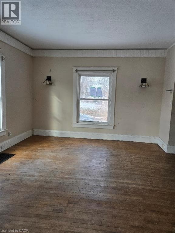 Single Family at 4340 ELGIN Street, Niagara Falls, Ontario - Photo 6 - RE/MAX Garden City Realty
