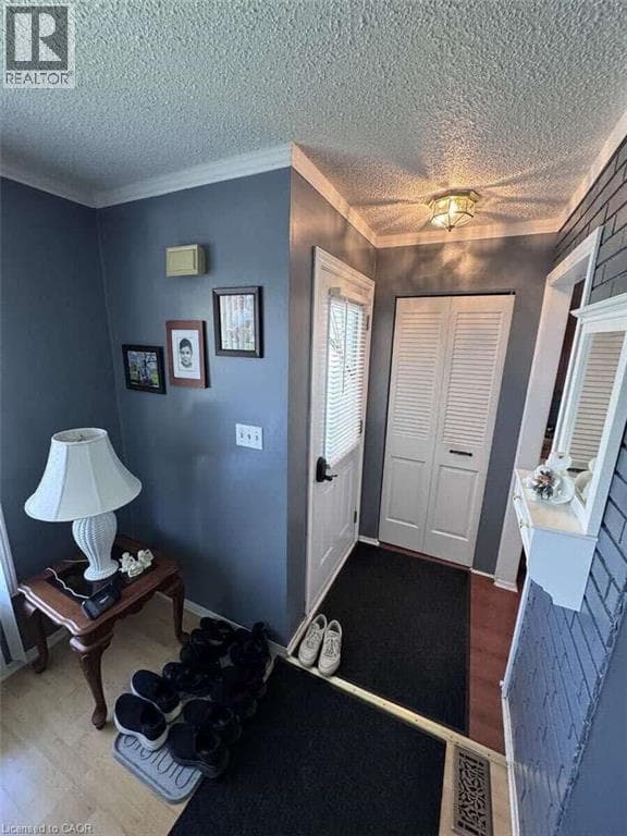 Single Family at 16 BULA Drive, St. Catharines, Ontario - Photo 3 - RE/MAX Garden City Realty