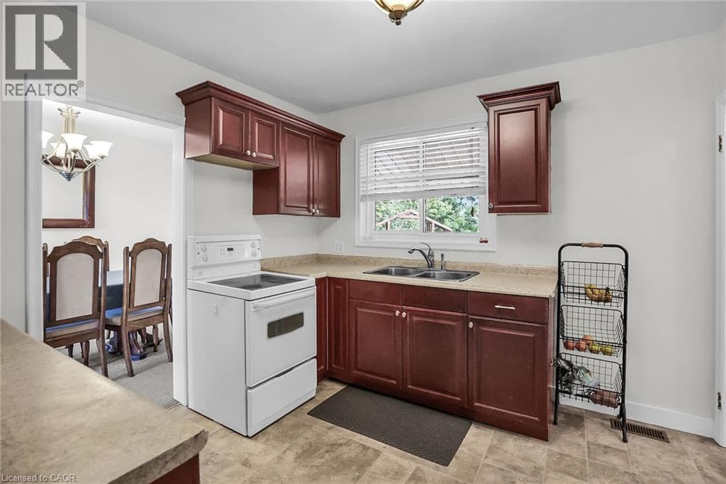 Single Family at 73222 #27 REGIONAL Road, Wainfleet, Ontario - Photo 10 - RE/MAX Garden City Realty