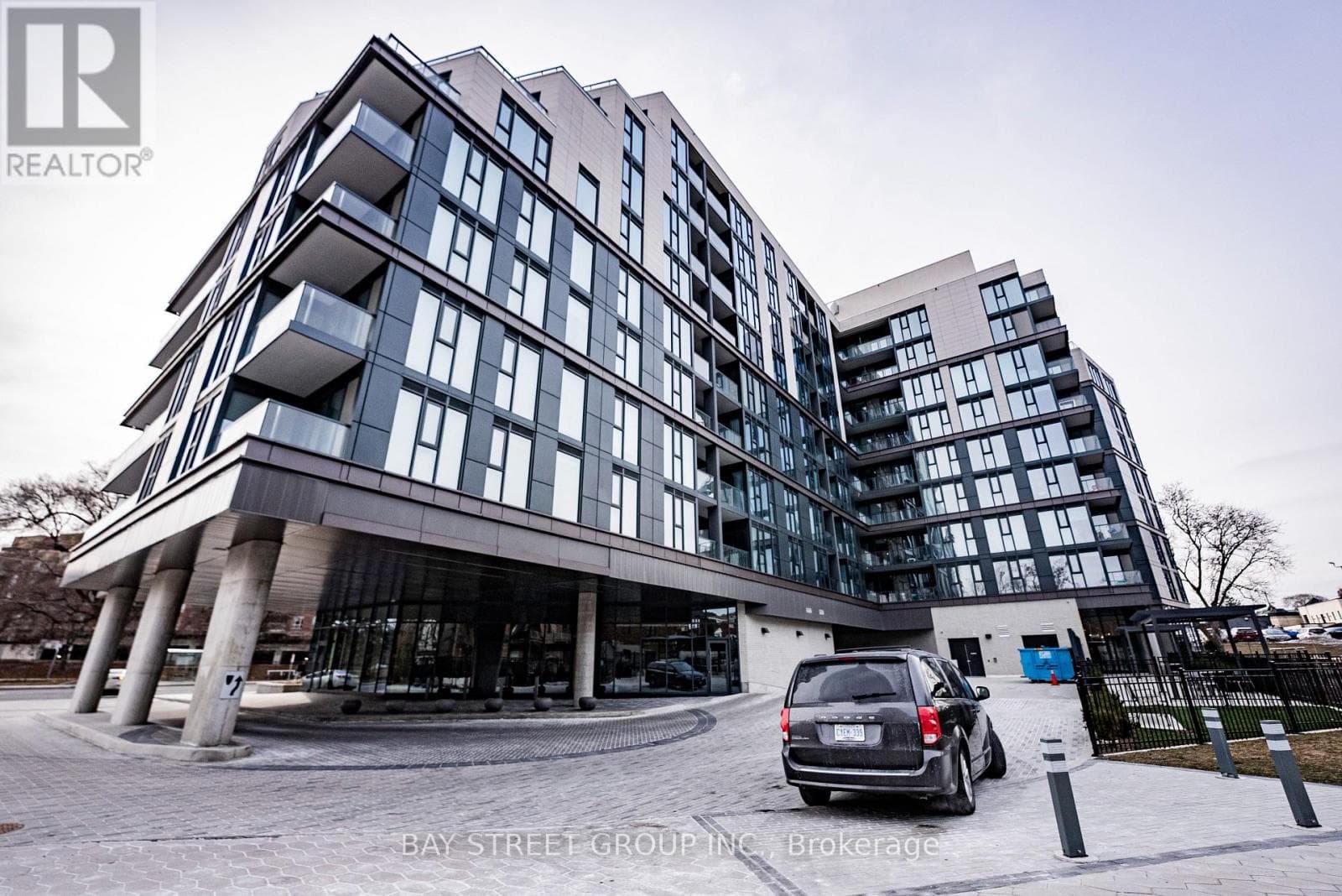 526- 250 Lawrence Avenue