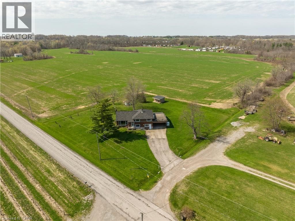 Single Family at 3542 FIFTEENTH Street, Lincoln, Ontario - Photo 7 - RE/MAX Garden City Realty